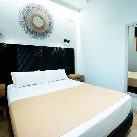 Aparthotel Luz De Gades - Suites Spa Gym - Adults Only Cádiz Buitenkant foto