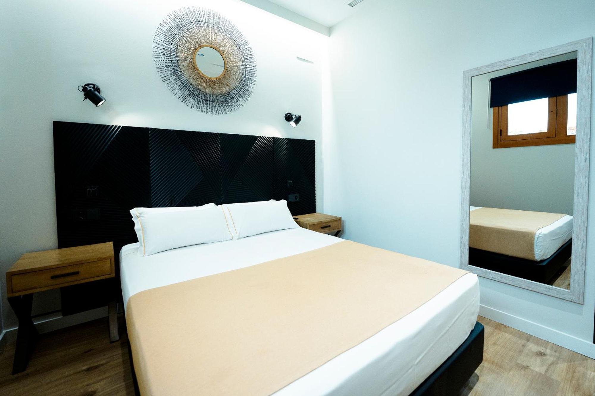 Aparthotel Luz De Gades - Suites Spa Gym - Adults Only Cádiz Buitenkant foto
